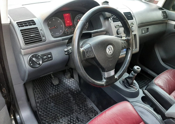Volkswagen Touran cena 19700 przebieg: 295000, rok produkcji 2008 z Poddębice małe 79